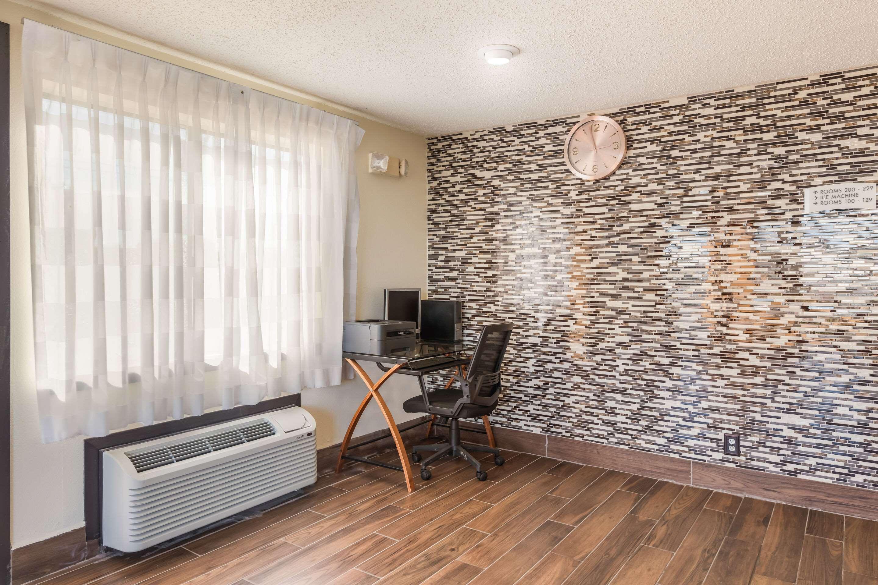 Quality Inn Clovis Exterior photo